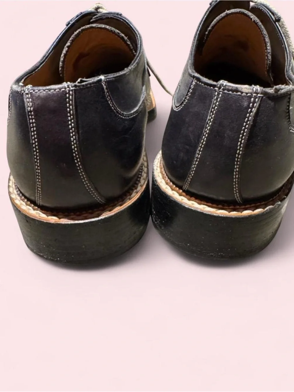Authentic Pollini men’s black Italian leather dress shoes size 9